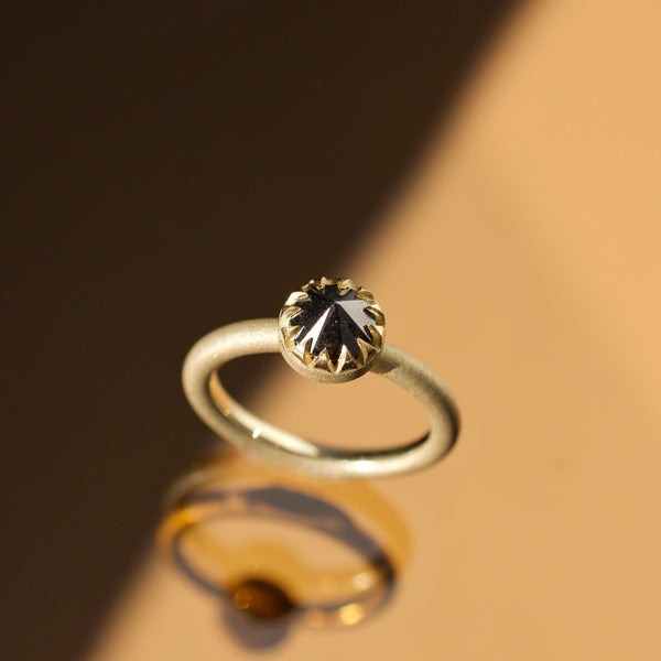 Peristome Diamond Ring
