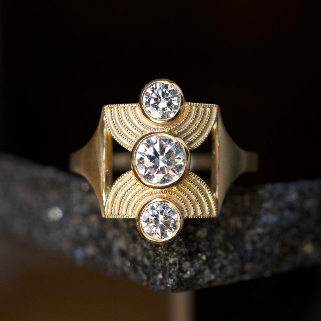 Hora Vitrum Ring
