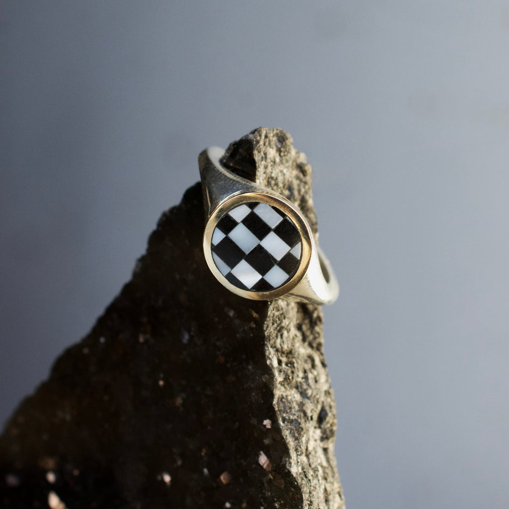 Checkered Signet